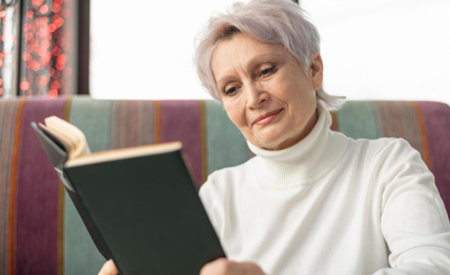 Esempio di nail art con smalto magnetico